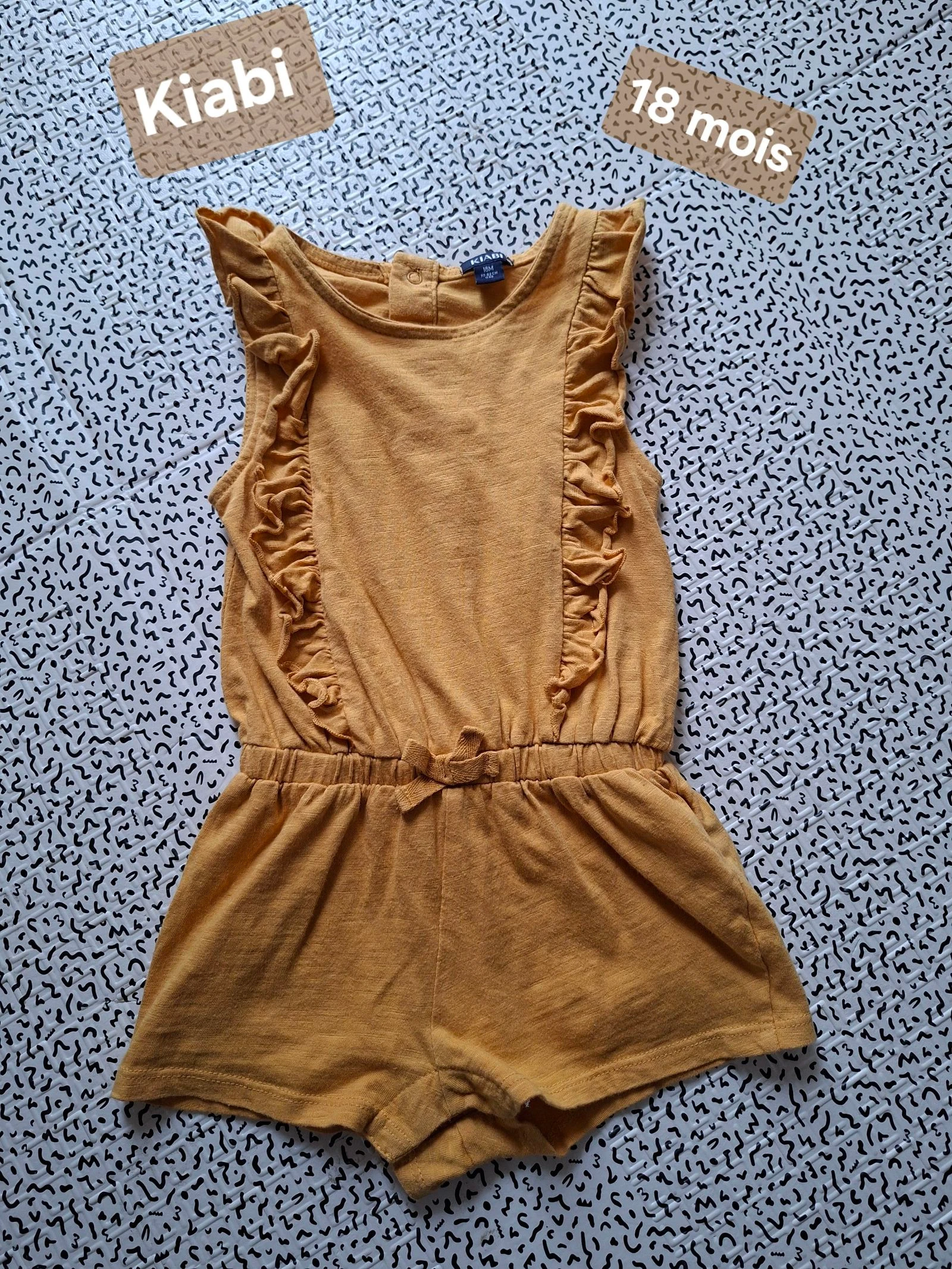 Combishort bébé fille Kiabi 18 mois 81-86 cm moutarde volantée 100 % coton été